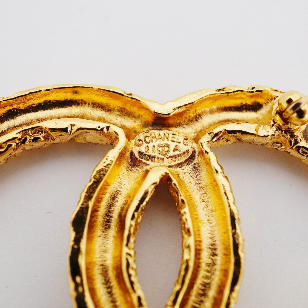 Chanel Brooch Vintage CC Logo Lava Motif Gold Plated — view 4
