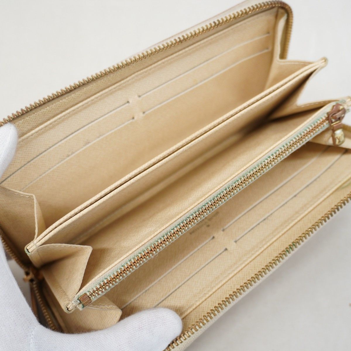 Louis Vuitton Wallet Damier Azur Zippy White — view 4