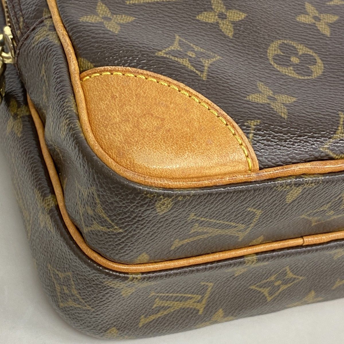 Louis Vuitton Shoulder Bag Monogram Amazon Brown — view 9