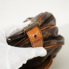 Louis Vuitton Shoulder Bag Monogram Saumur 30 Brown — view 8
