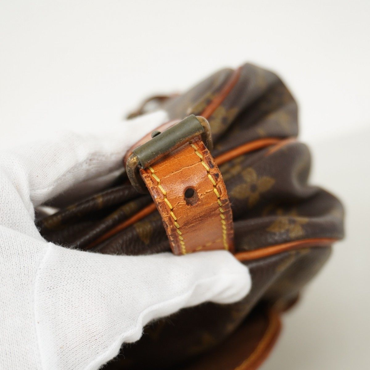 Louis Vuitton Shoulder Bag Monogram Saumur 30 Brown — view 8