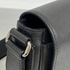 Louis Vuitton Shoulder Bag Taiga District PM Noir — view 7