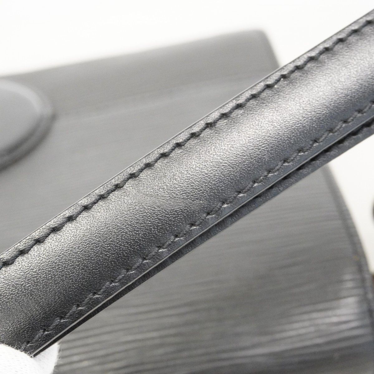 Louis Vuitton Shoulder Bag Epi Run Noir — view 9