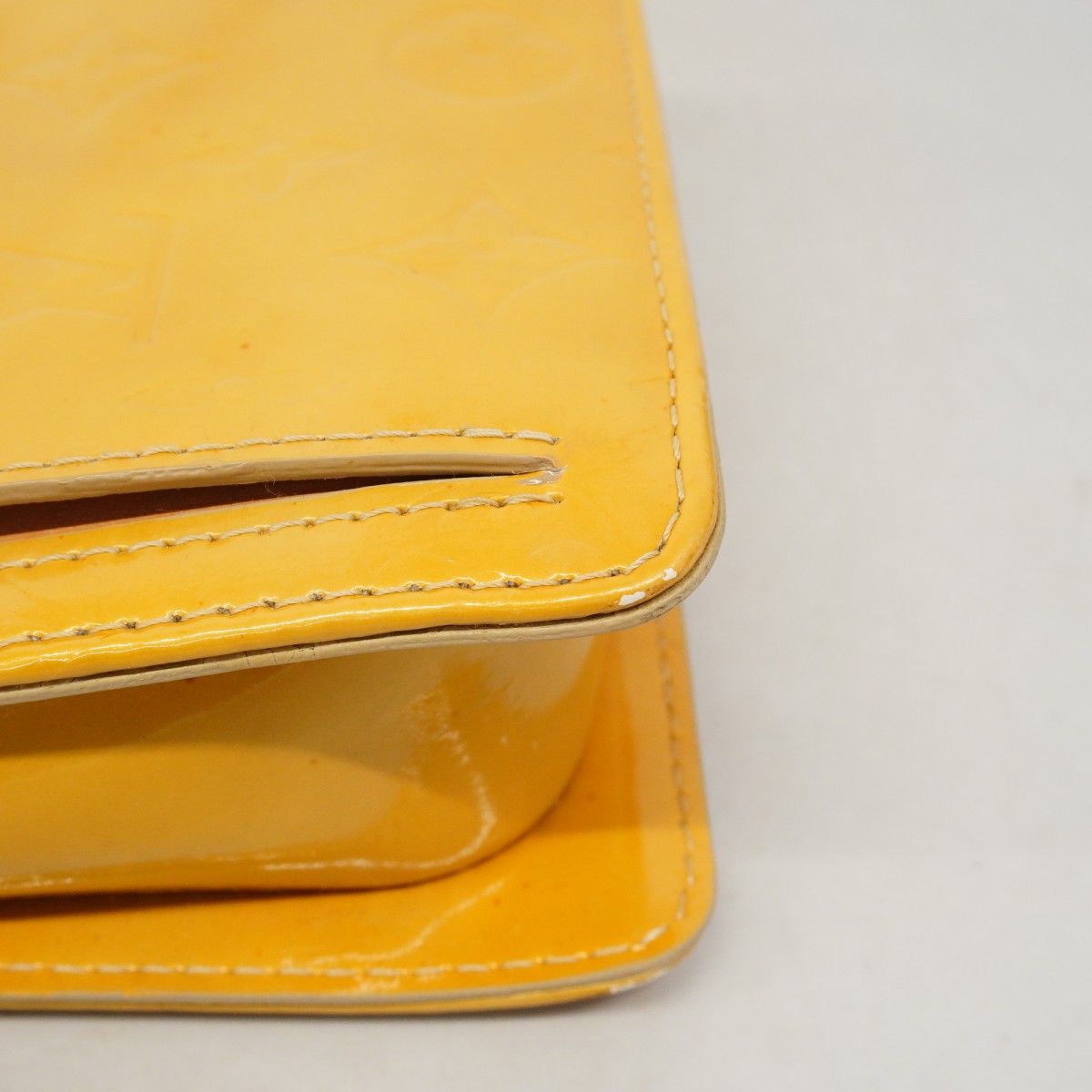 Louis Vuitton Handbag Vernis Mott Beige — view 6