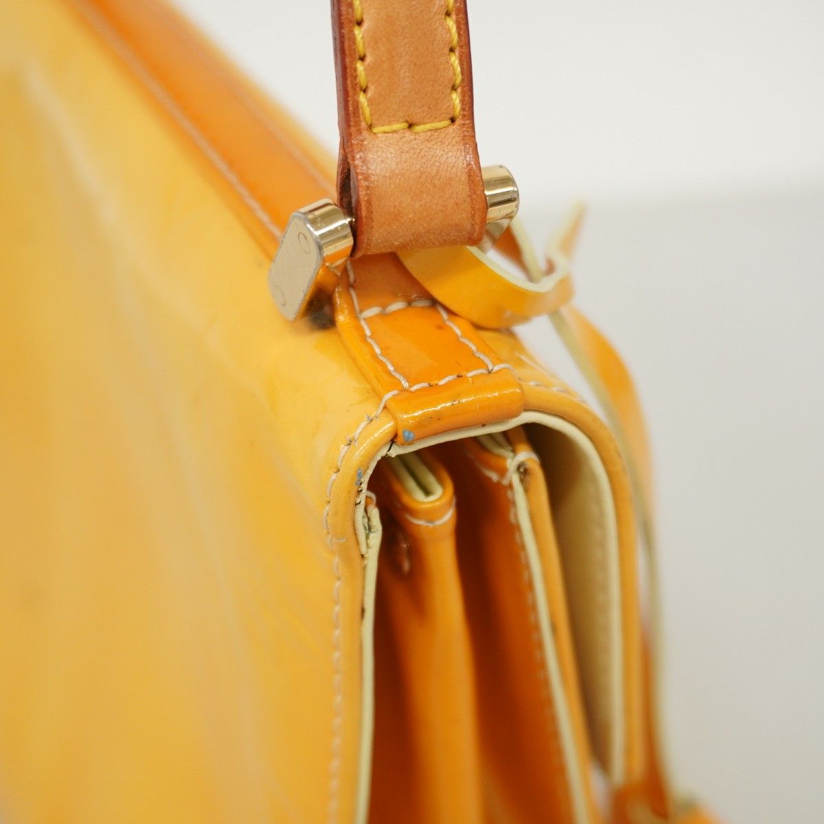 Louis Vuitton Handbag Vernis Spring Street Lime Yellow — view 7