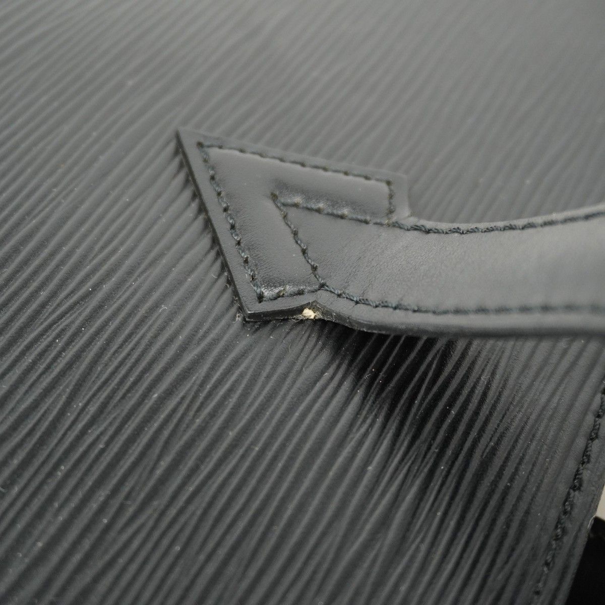 Louis Vuitton Handbag Epi Saint Jacques Noir — view 8