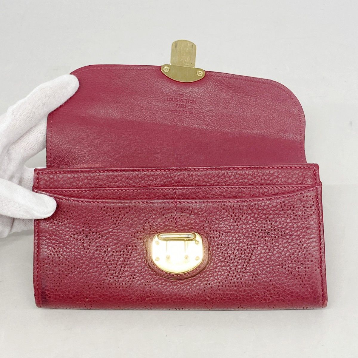 Louis Vuitton Wallet Mahina Portefeuille Iris Gourna — view 9