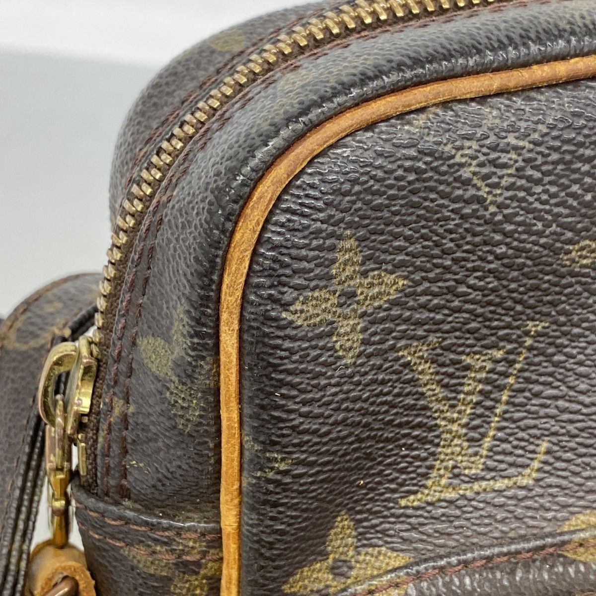 Louis Vuitton Shoulder Bag Monogram Amazon Brown — view 8
