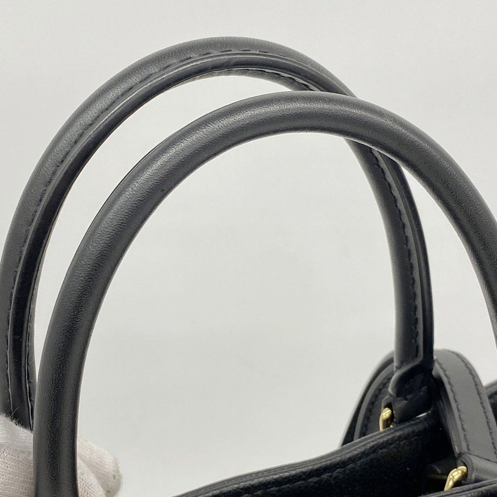 Louis Vuitton Tote Monogram Empreinte On The Go MM Noir 2-Way — view 9