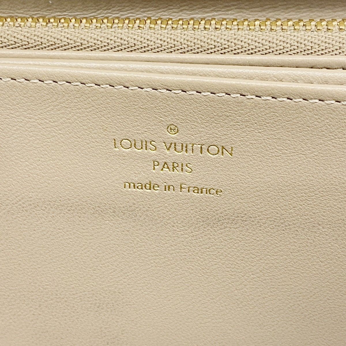 Louis Vuitton Wallet Monogram Embossed Zippy Tope — view 4