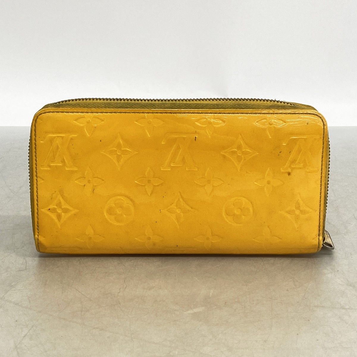 Louis Vuitton Wallet Vernis Zippy Jaune Passion — view 9