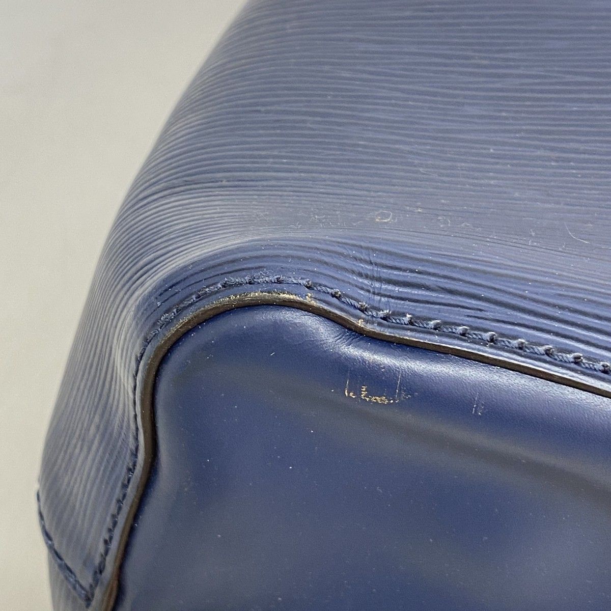 Louis Vuitton Shoulder Bag Epi Neo Noe Andigo Blue — view 8
