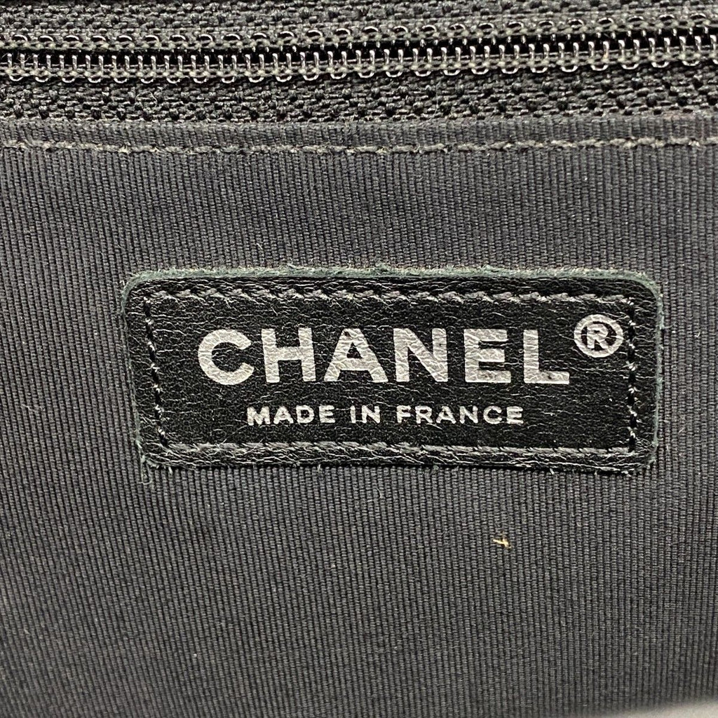 Chanel Shoulder Bag Boy Lambskin Black Silver — view 5