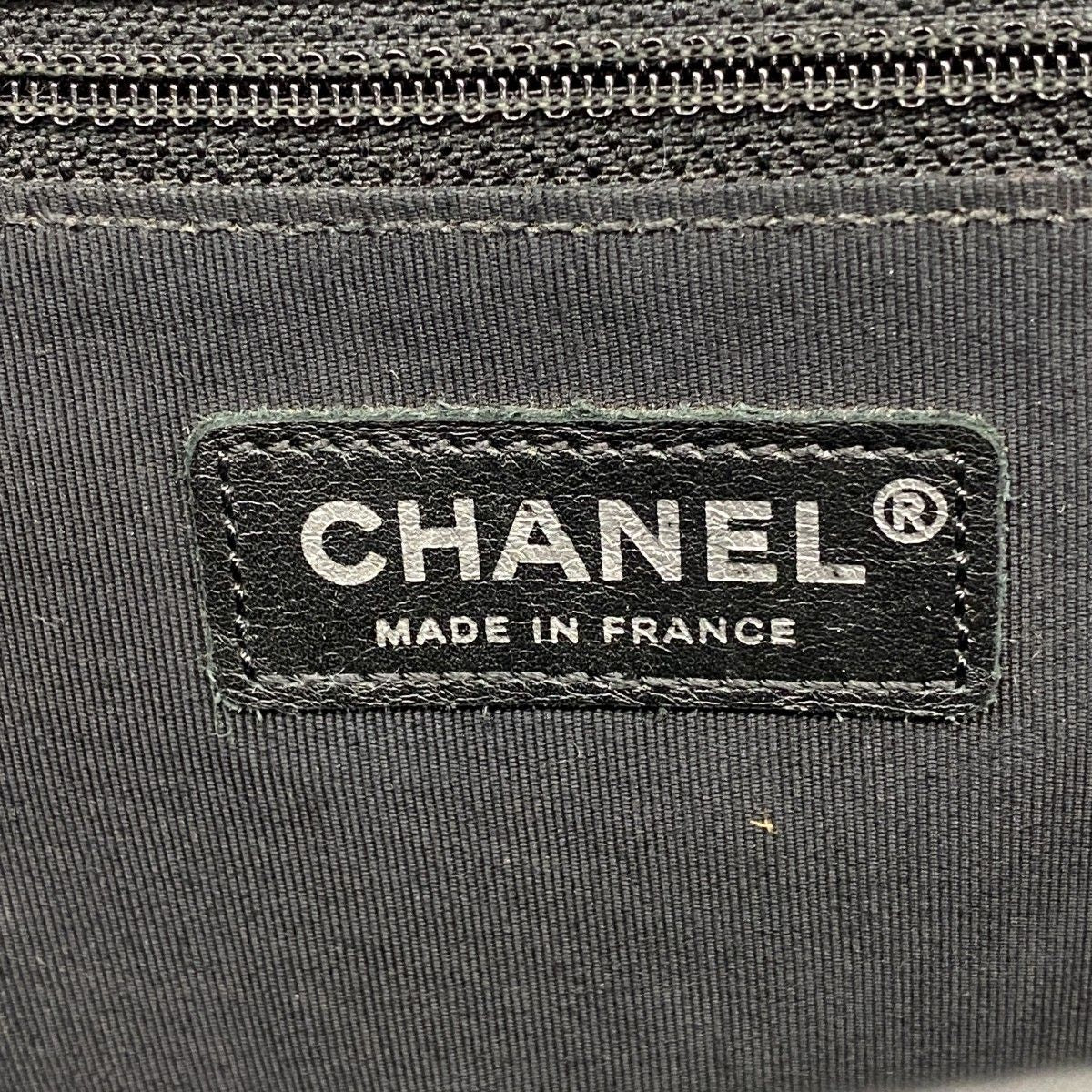 Chanel Shoulder Bag Boy Lambskin Black Silver — view 5