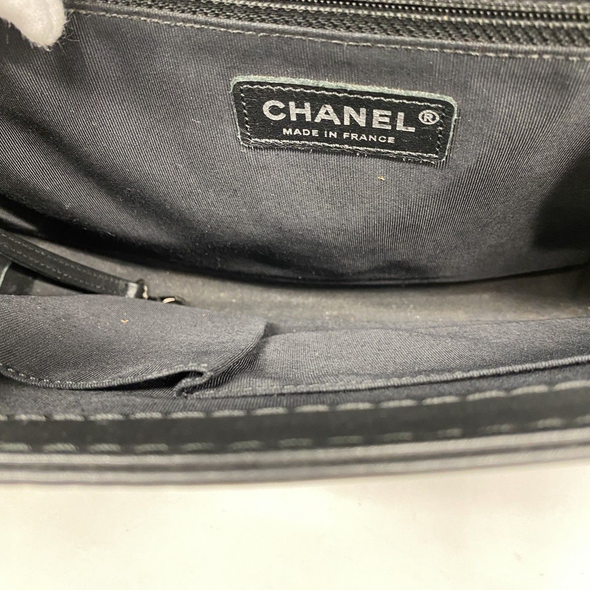 Chanel Shoulder Bag Boy Lambskin Black Silver — view 4