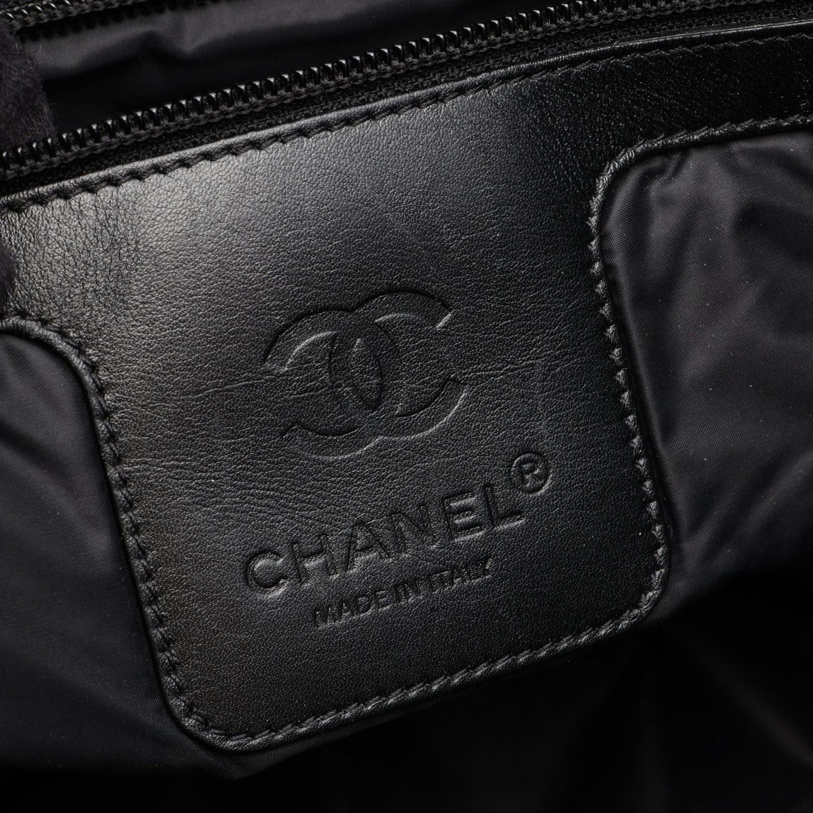 Chanel Tote Coco Cocoon MM Green Black Nylon Leather — view 4