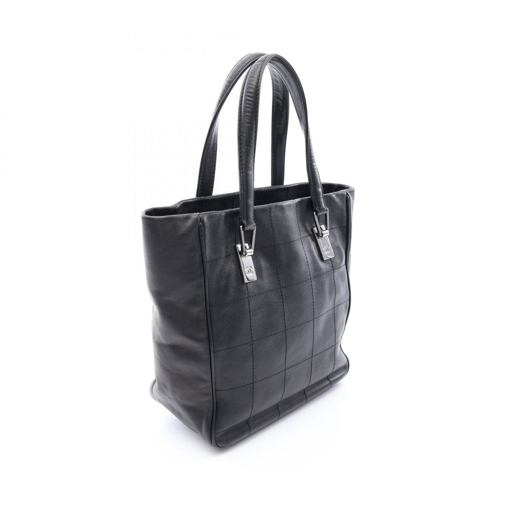 Chanel Tote Choco Bar Black Lambskin — view 2