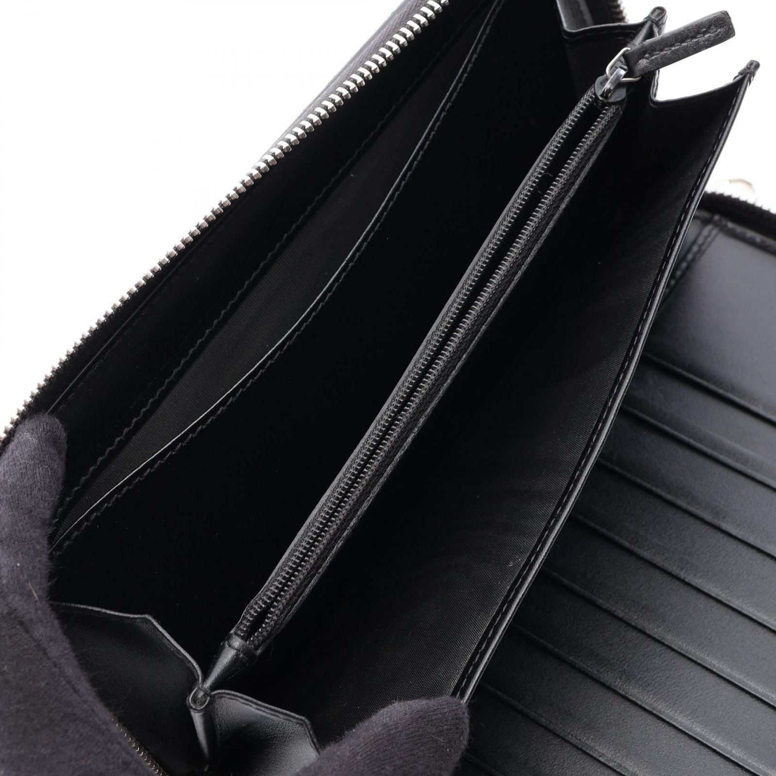 Gucci Round Wallet GG Embossed Black Leather — view 4
