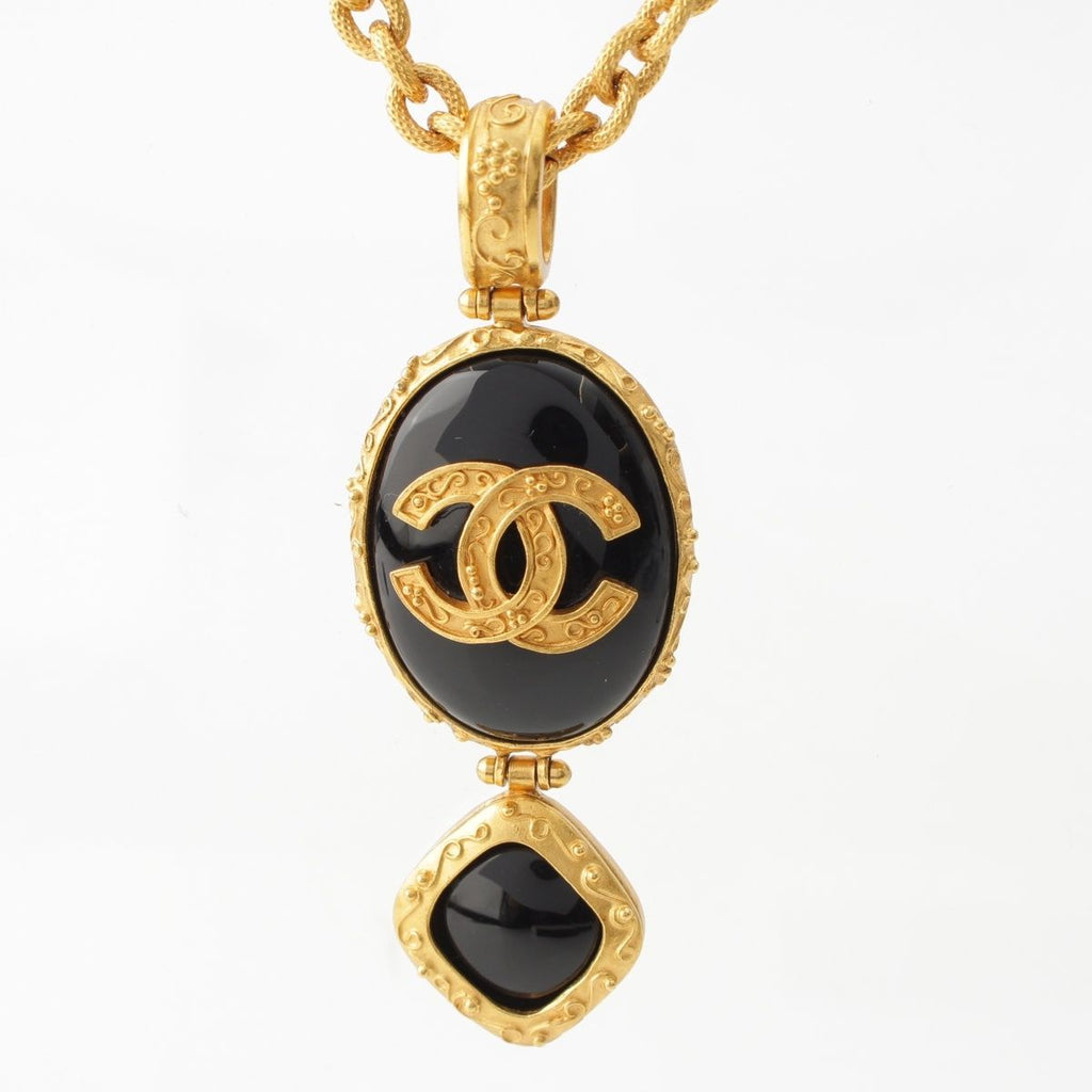Chanel Black Stone CC Logo Necklace Gold — view 4