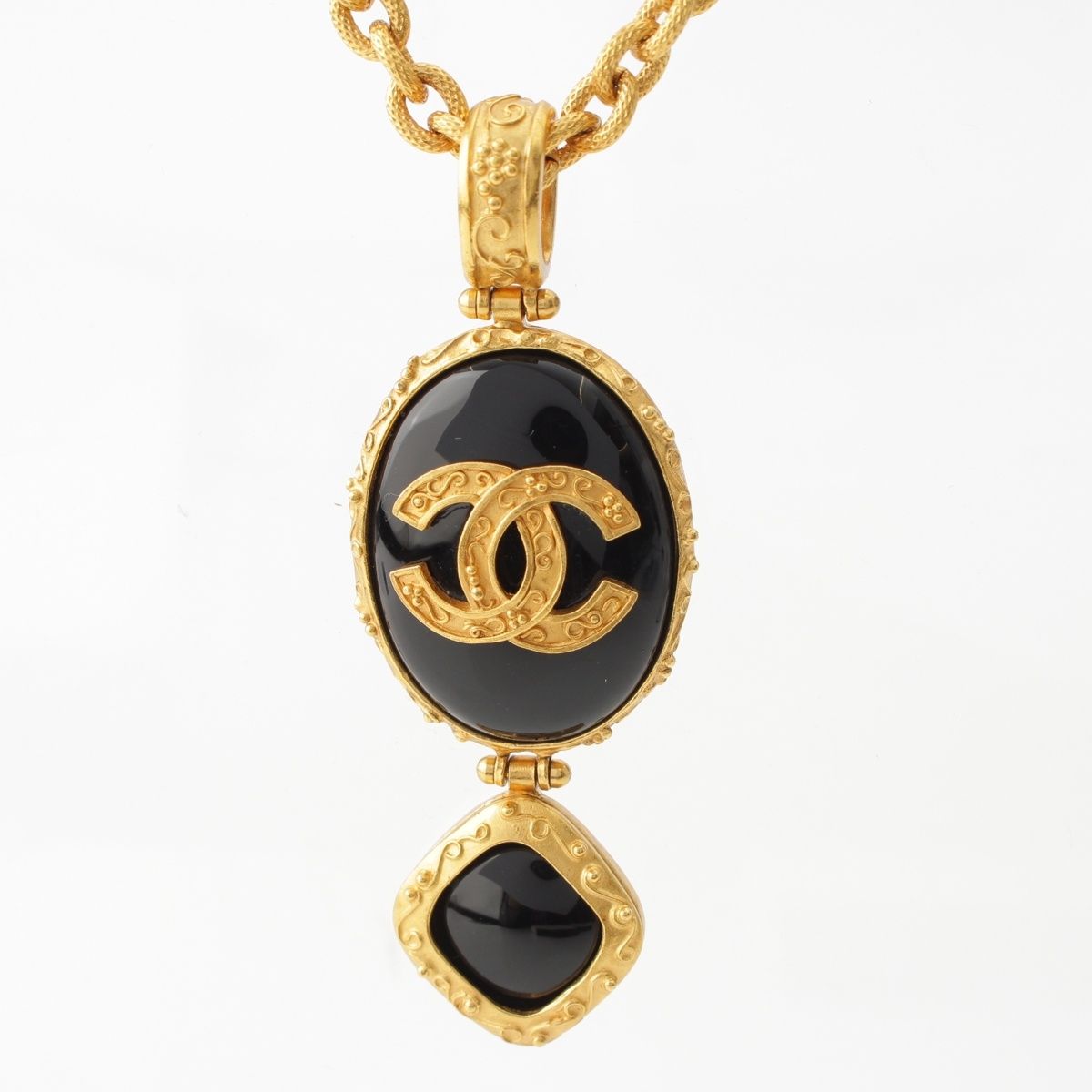 Chanel Black Stone CC Logo Necklace Gold — view 4