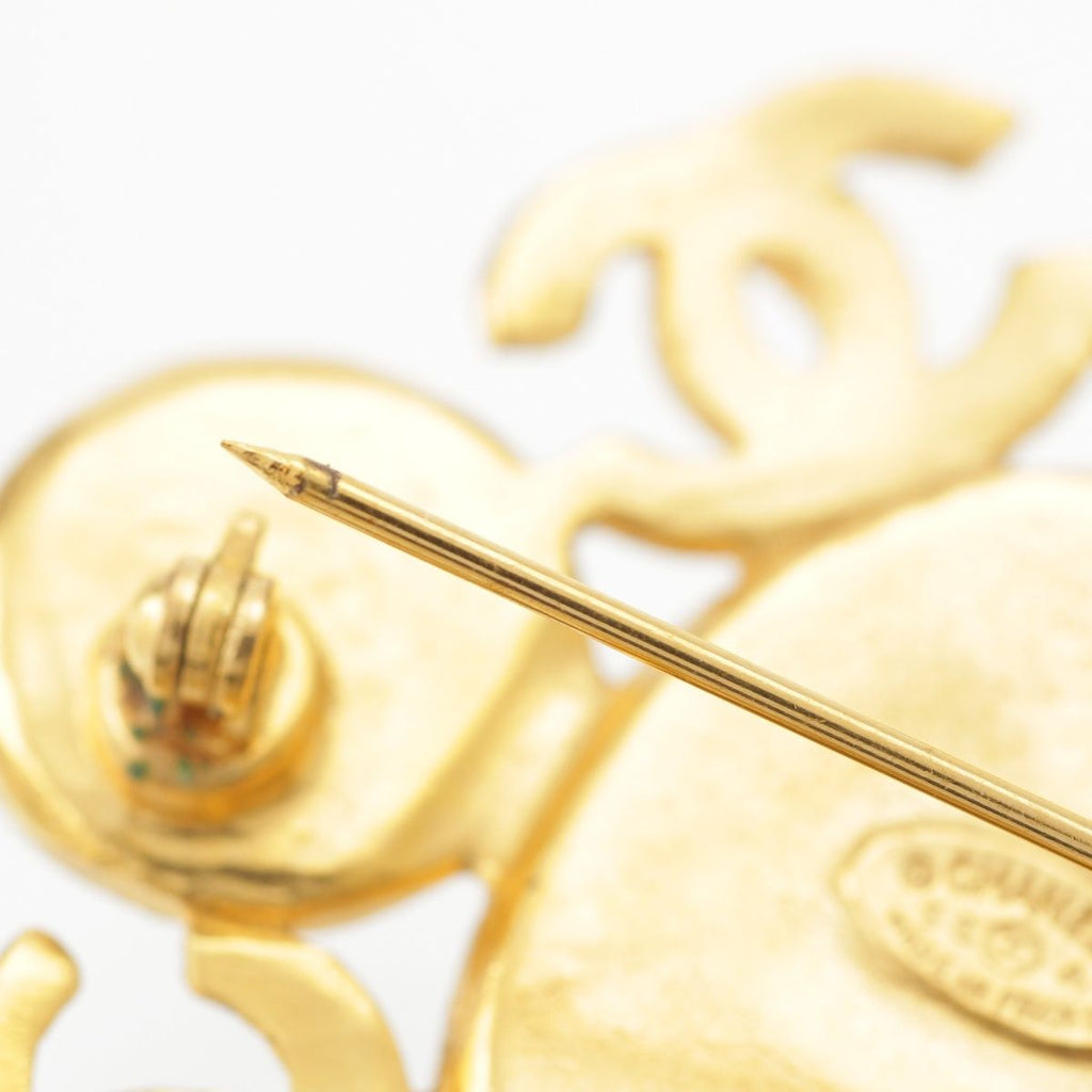 Chanel Vintage CC Logo Brooch Red Gold — view 8