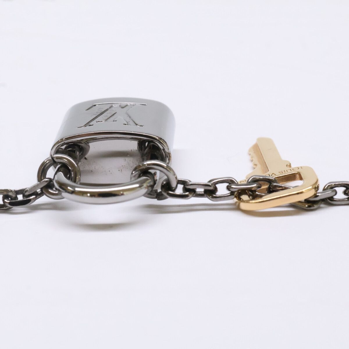 Louis Vuitton Pendant Valentine Padlock — view 8