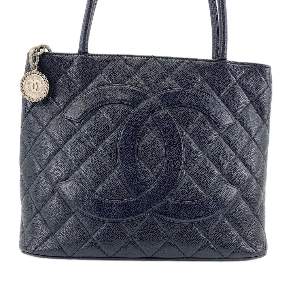 Chanel Tote Reissue Black — view 2