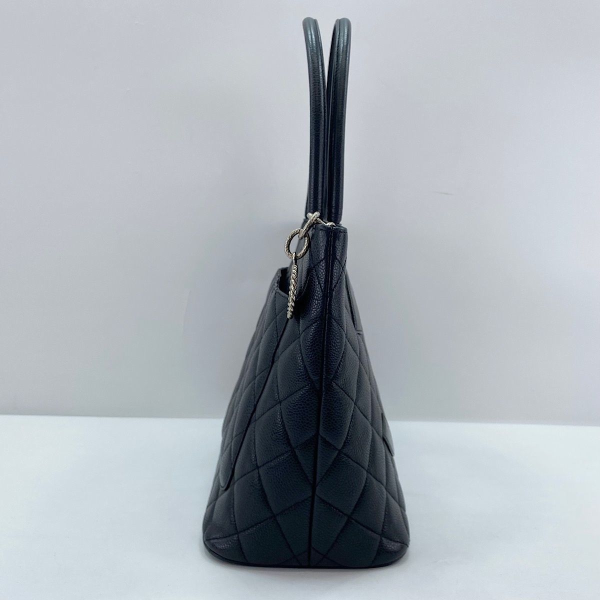Chanel Tote Reissue Black — view 6