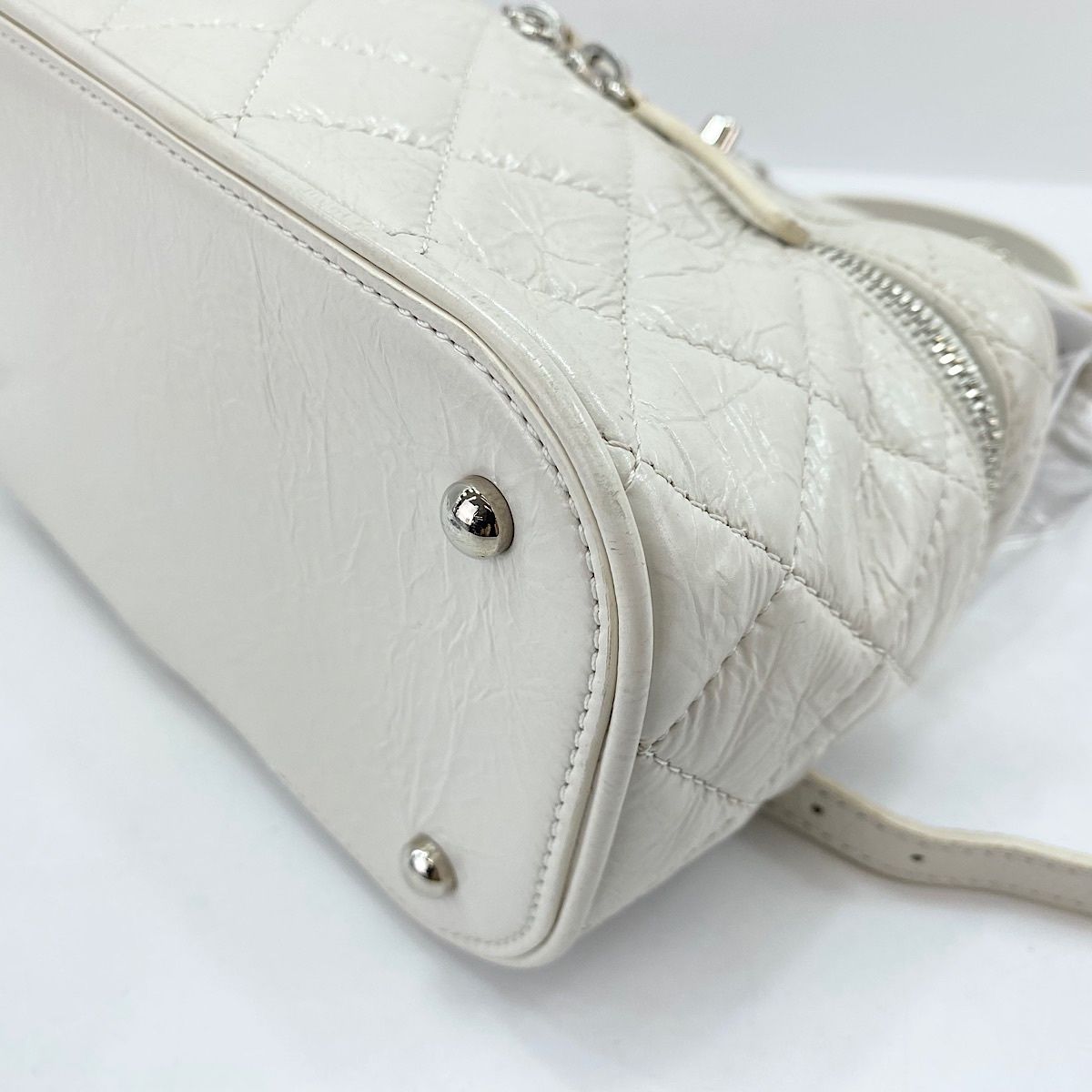 Chanel Backpack Quilted White — view 8