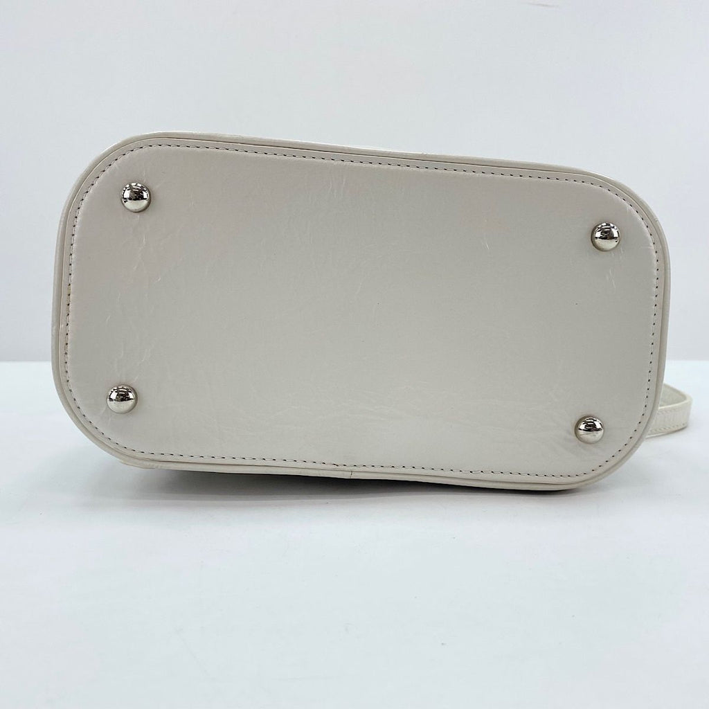 Chanel Backpack Quilted White — view 7