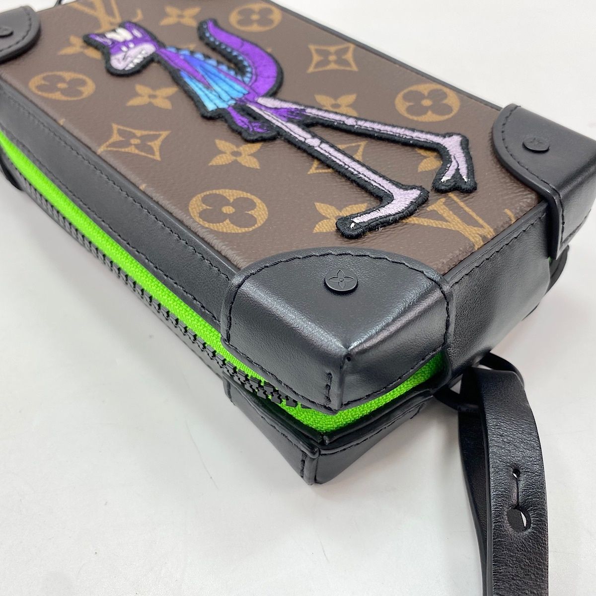 Louis Vuitton Shoulder Bag Soft Trunk Phone — view 8