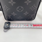 Louis Vuitton Shoulder Bag S Lock Vertical Wearable — view 4