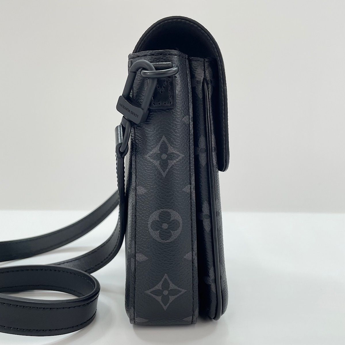 Louis Vuitton Shoulder Bag S Lock Vertical Wearable — view 6