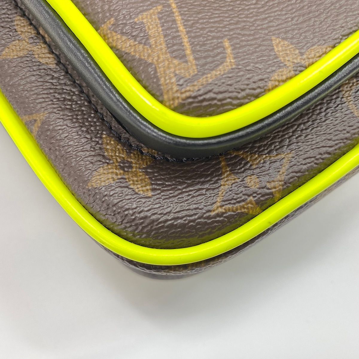Louis Vuitton Shoulder Bag Christopher Wearable — view 8