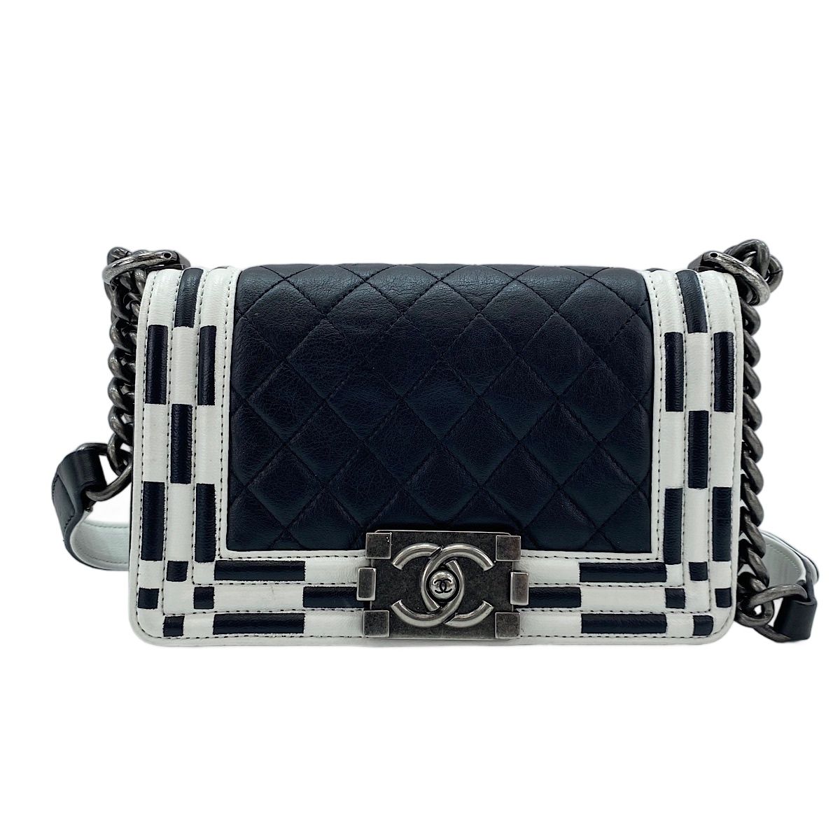 Chanel Shoulder Bag Boy Small — view 2