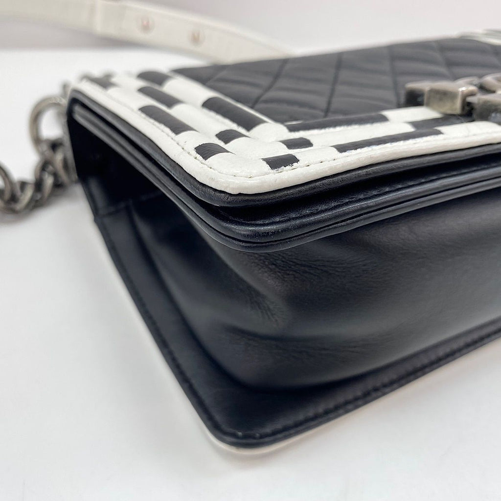 Chanel Shoulder Bag Boy Small — view 8