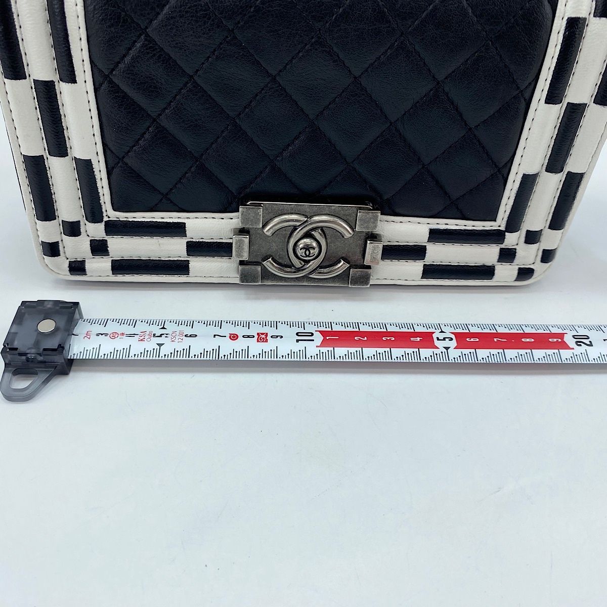 Chanel Shoulder Bag Boy Small — view 4