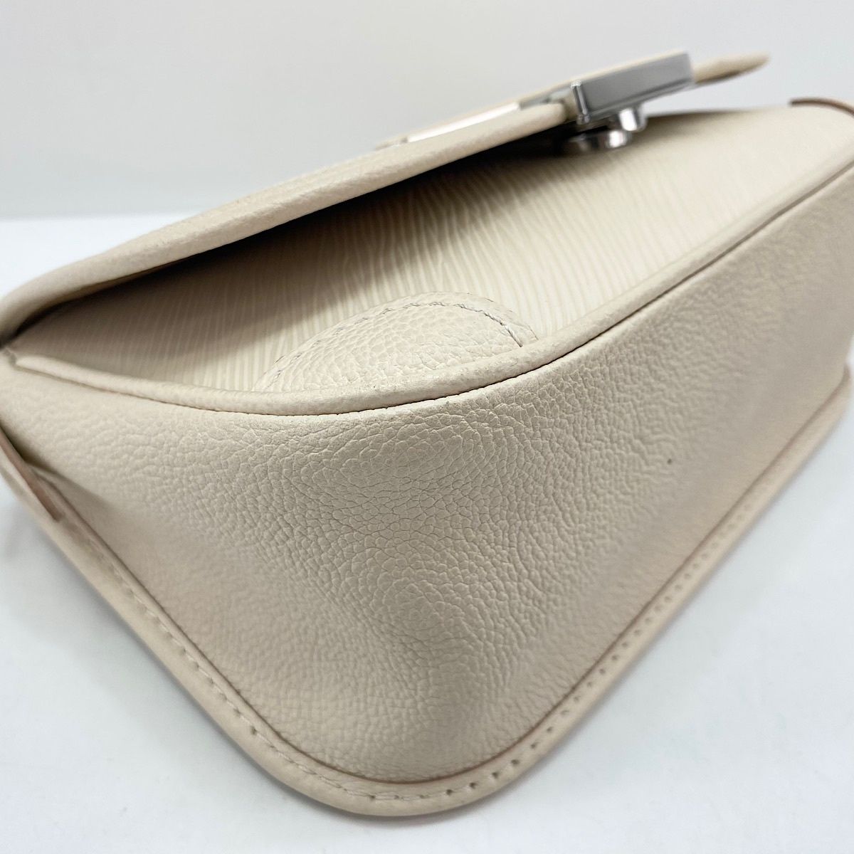 Louis Vuitton Shoulder Bag Buci NM — view 8
