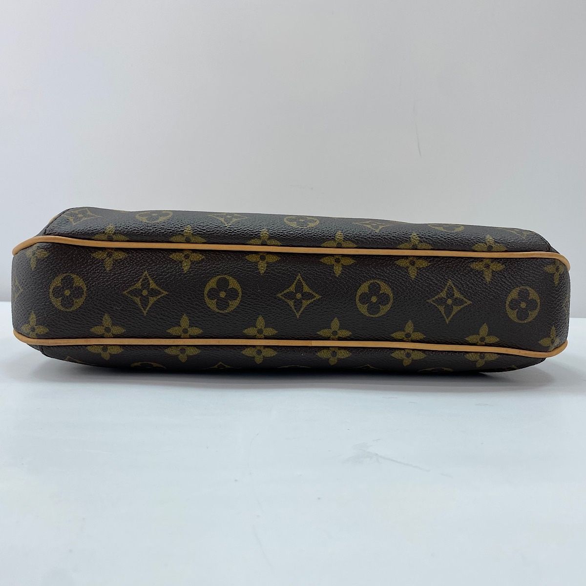 Louis Vuitton Shoulder Bag Thames PM — view 7