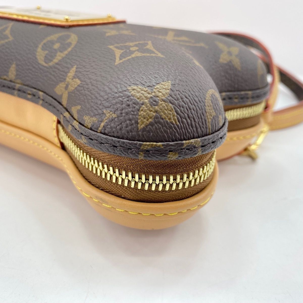 Louis Vuitton Shoulder Bag Bones Wearable — view 9