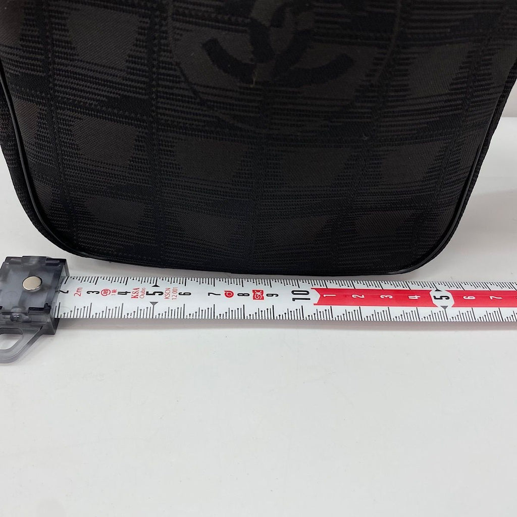 Chanel Shoulder Bag New Travel Line — view 4