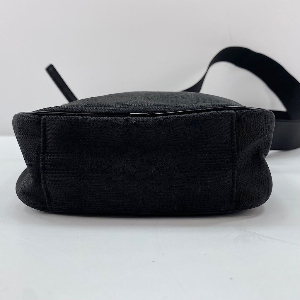 Chanel Shoulder Bag New Travel Line — view 7
