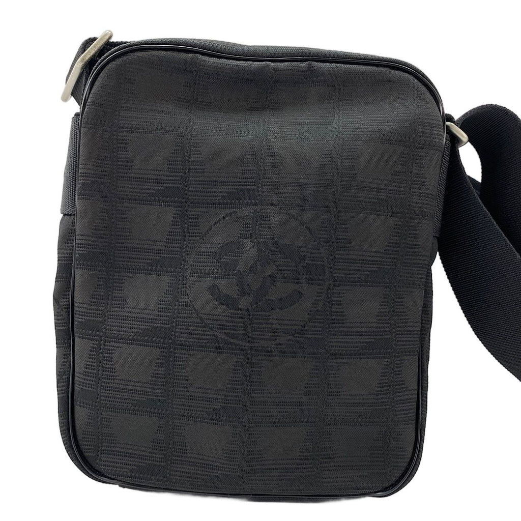 Chanel Shoulder Bag New Travel Line — view 3