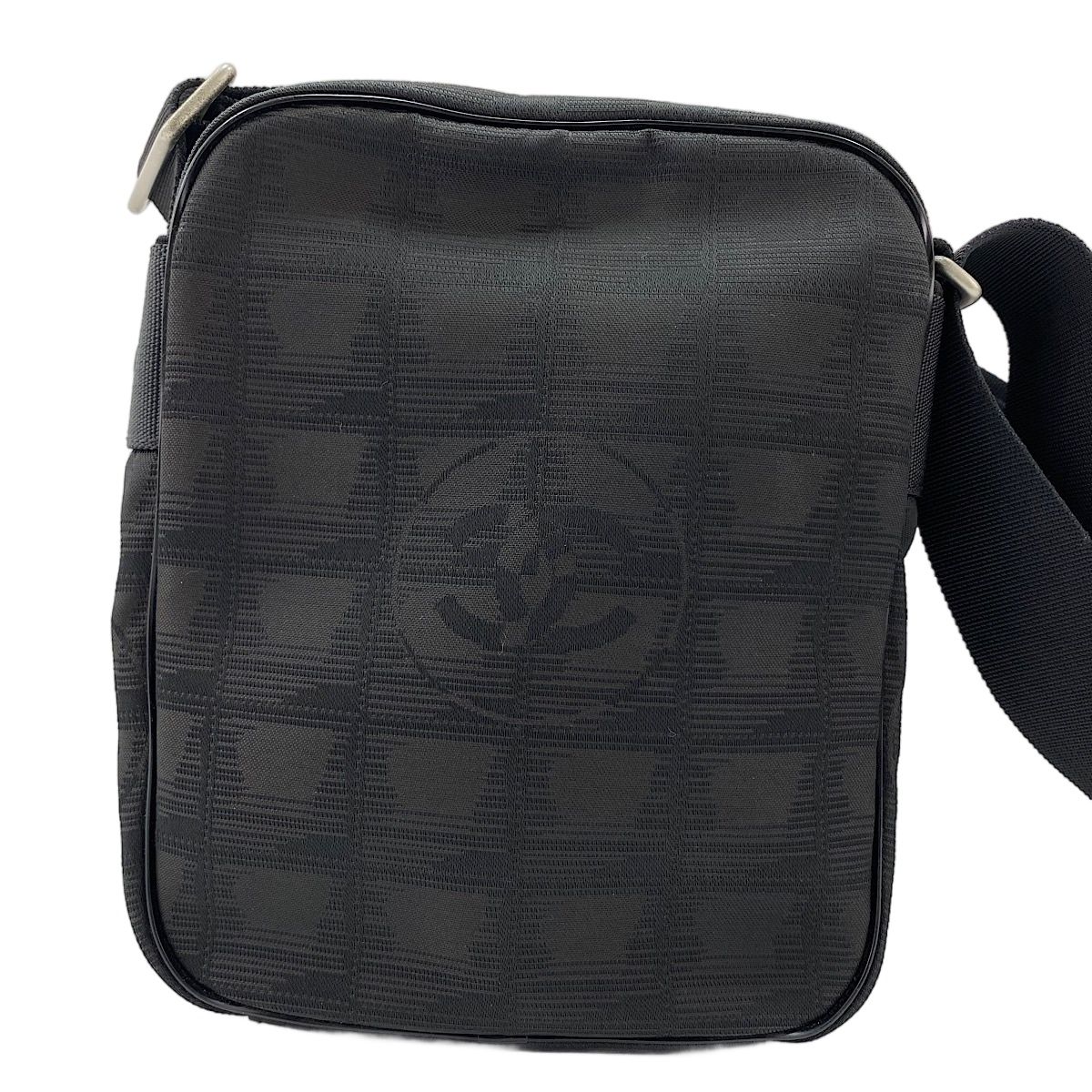 Chanel Shoulder Bag New Travel Line — view 3