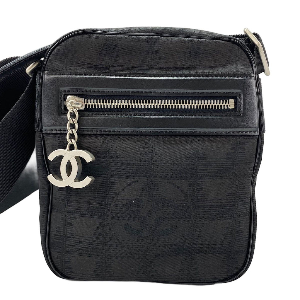 Chanel Shoulder Bag New Travel Line — view 2