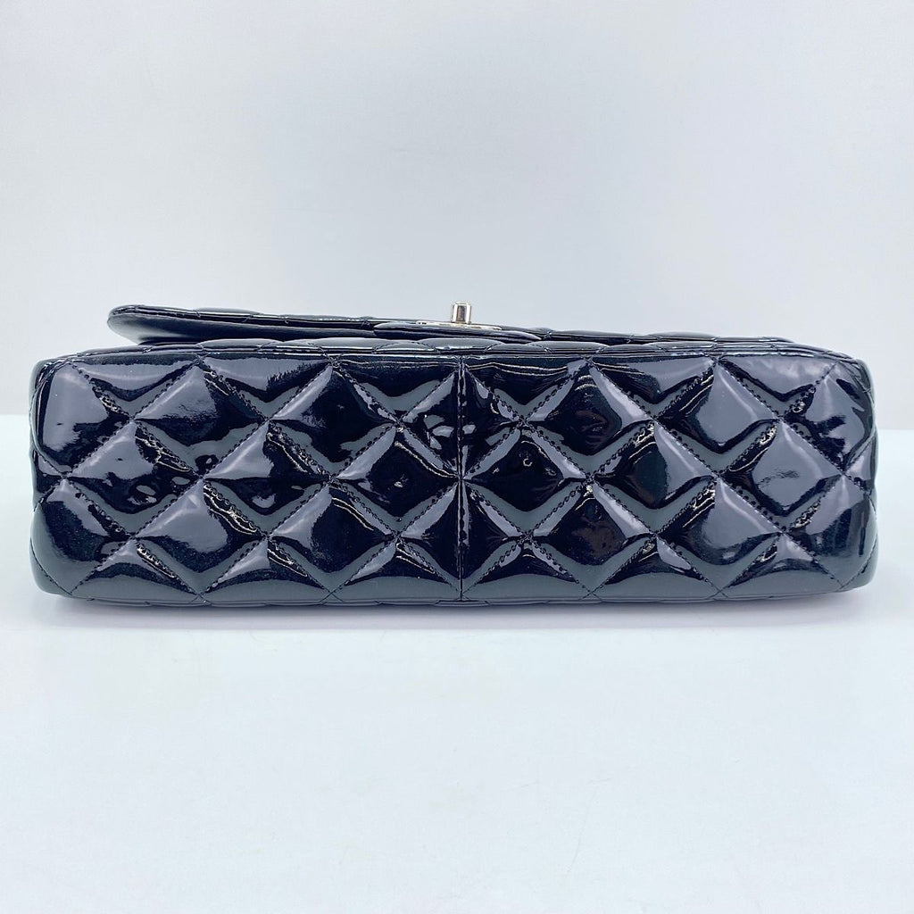 Chanel Shoulder Bag Quilted 30 — view 7