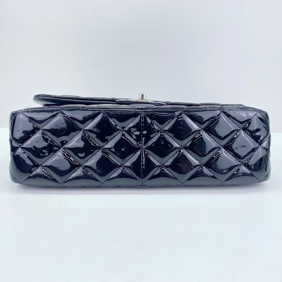 Chanel Shoulder Bag Quilted 30 — view 7