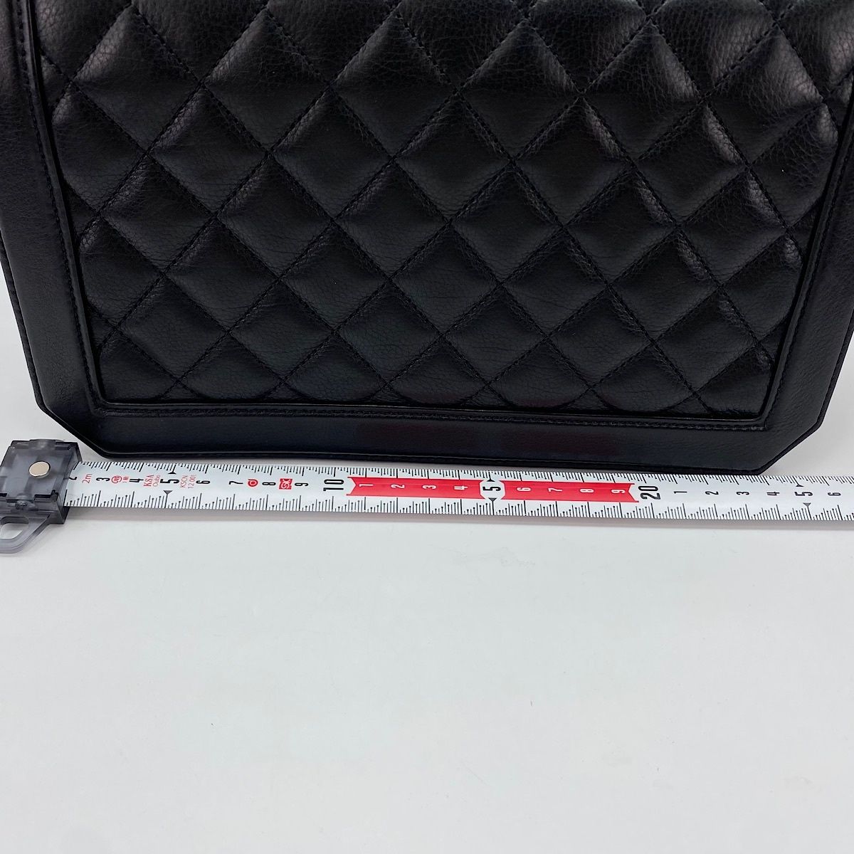 Chanel Shoulder Bag Quilted 25 — view 4