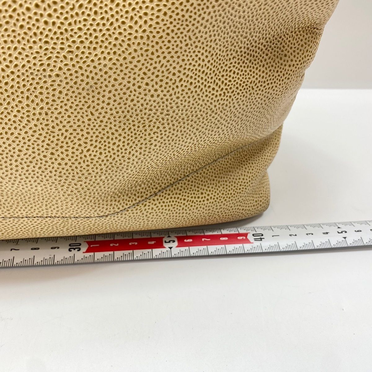Chanel Tote Beige — view 4
