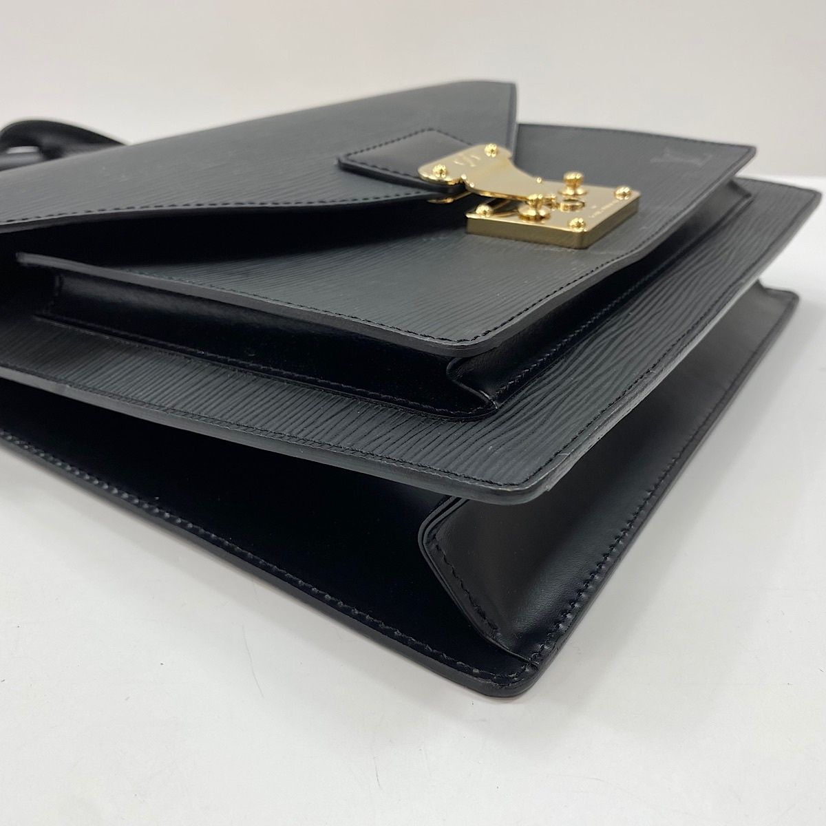 Louis Vuitton Handbag Monceau — view 8